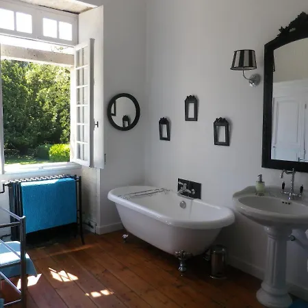 Angouleme Sleeps 15 Pool Wifi *